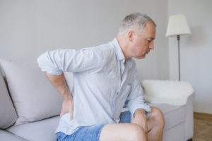 O que pode desencadear a dores no nervo ciático?